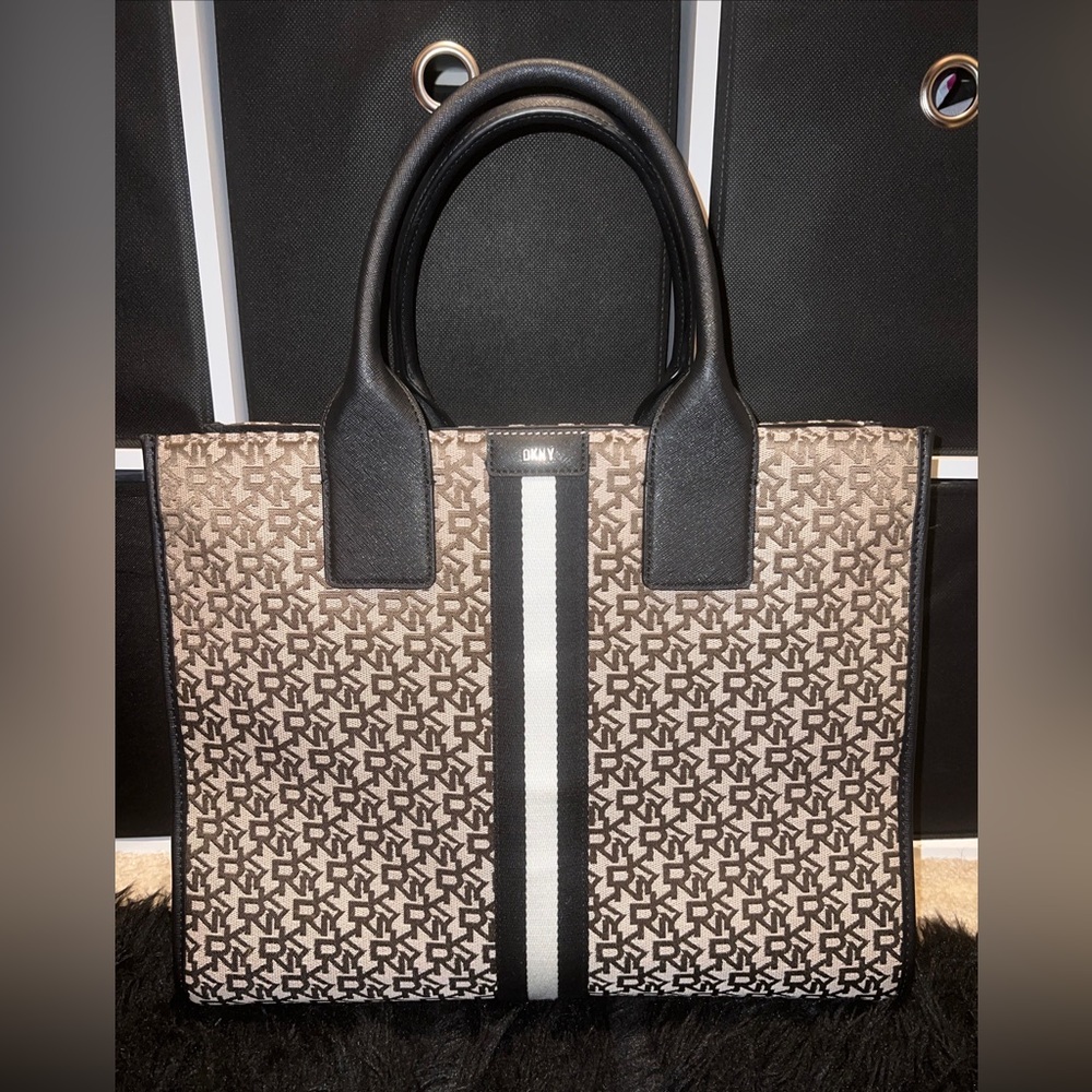 EUC DKNY Large Carlita Book Tote Handbag